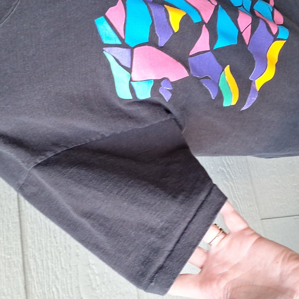 Vintage 90s Anvil XL single stitch multicolor shapes tshirt - Picture 2 of 9